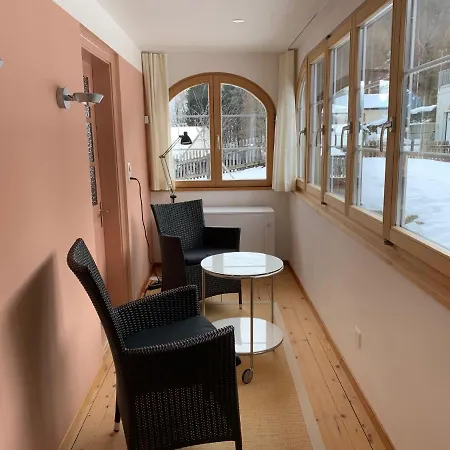 Charmantes Alpen-appartement In Conters, Davos-parsenn Apartman *