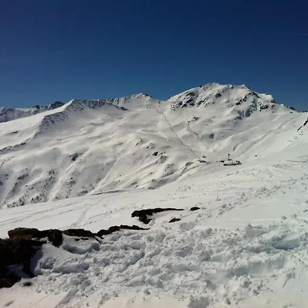 Charmantes Alpen-appartement In Conters, Davos-parsenn Apartman